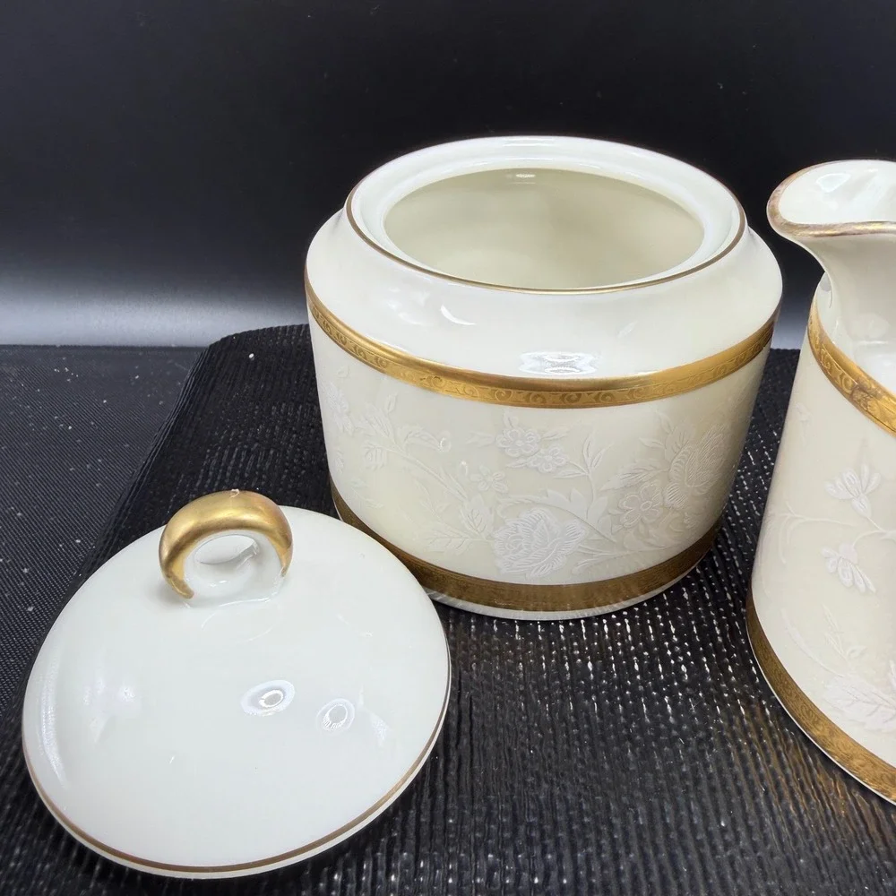 Mikasa Antique Lace L5531 Creamer and Sugar Bowl Set Gold Trim Fine China Japan‎